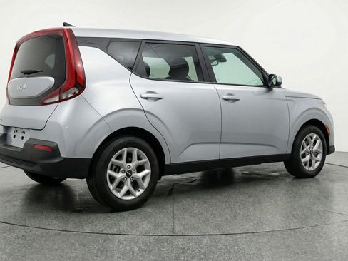 Used 2025 Kia Soul LX w/ LX Technology Package image 9