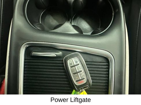 Used 2023 Chrysler Pacifica Touring-L FWD image 36