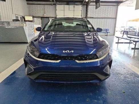 Used 2022 Kia Forte LXS FWD image 3