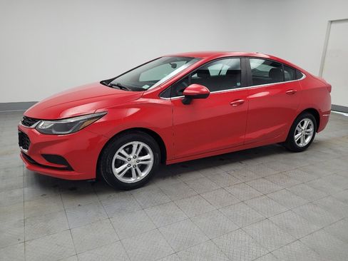 Used 2017 Chevrolet Cruze LT image 2