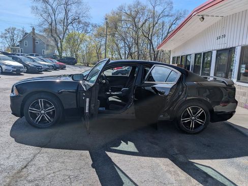 Used 2014 Dodge Charger SXT AWD/4WD image 5