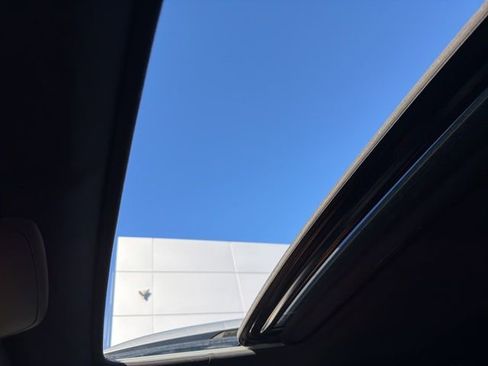 Used 2017 Toyota RAV4 SE image 10