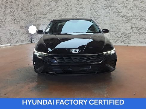 Used 2025 Hyundai Elantra SEL FWD image 2