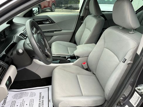 Used 2017 Honda Accord LX image 18