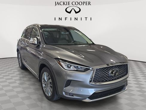 Certified 2025 INFINITI QX50 Luxe w/ Accent Package AWD/4WD image 3
