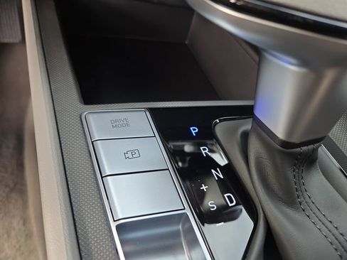 New 2026 Hyundai Elantra Hybrid FWD image 16