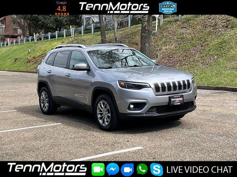Used 2019 Jeep Cherokee Latitude Plus w/ Cold Weather Group AWD/4WD image 2