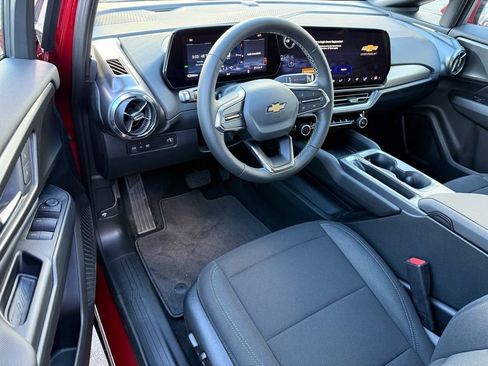 New 2026 Chevrolet Equinox EV LT image 8