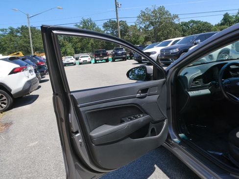 Used 2020 Hyundai Elantra Value Edition w/ Cargo Package (C1) FWD image 13
