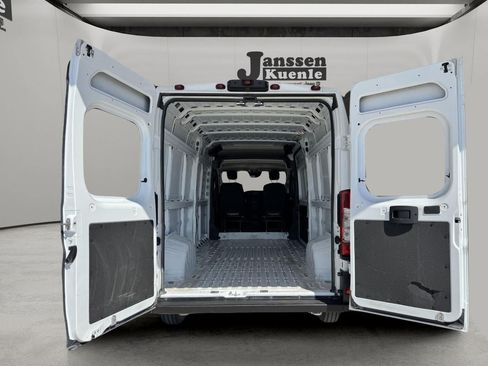 Used 2025 RAM ProMaster 2500 FWD image 6