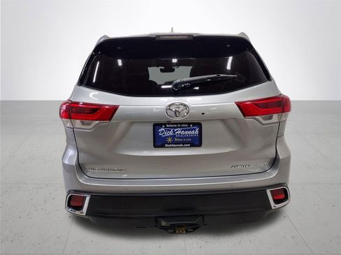 Used 2019 Toyota Highlander Limited AWD/4WD image 12