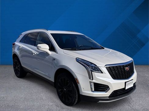 Used 2021 Cadillac XT5 Premium Luxury AWD/4WD image 2
