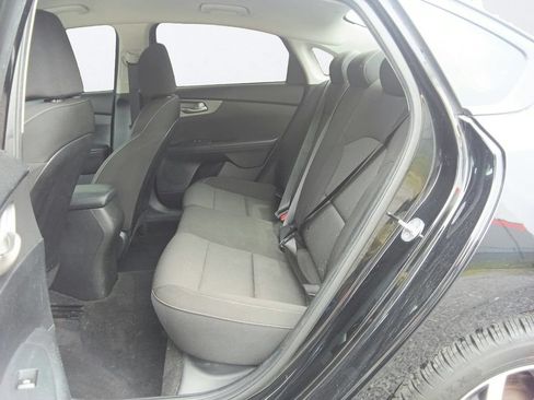 Used 2019 Kia Forte LXS FWD image 32
