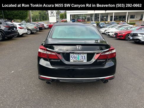 Used 2017 Honda Accord Sport image 5