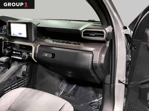 Used 2024 Toyota Tacoma SR5 AWD/4WD image 19