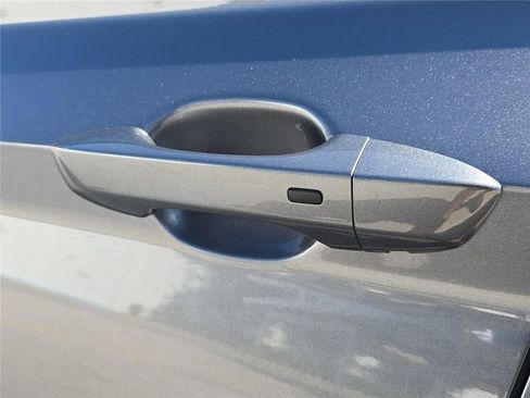 Used 2026 Volkswagen Jetta SE w/ Black Wheel Package FWD image 9