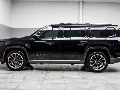 Used 2022 Jeep Wagoneer Series III w/ Premium Group I AWD/4WD image 9
