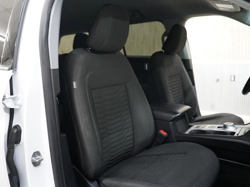 Used 2021 Ford Explorer XLT image 29