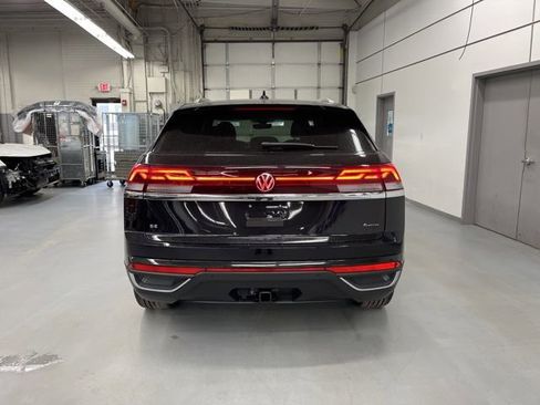 New 2026 Volkswagen Atlas Cross Sport SE AWD/4WD image 3