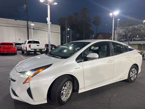 Used 2016 Toyota Prius Three image 12