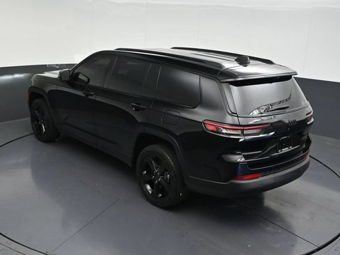 Used 2025 Jeep Grand Cherokee L Limited w/ Luxury Tech Group II RWD image 18