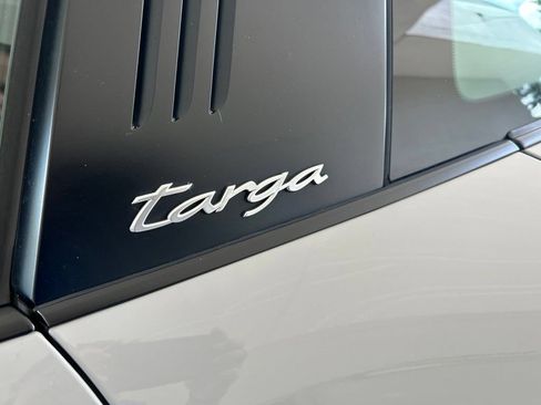 Used 2021 Porsche 911 AWD/4WD image 25