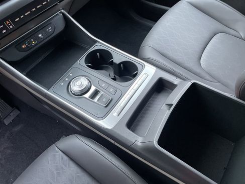 New 2026 Kia Carnival LXS FWD image 9