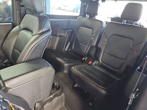 Used 2023 Ford Bronco Badlands image 14