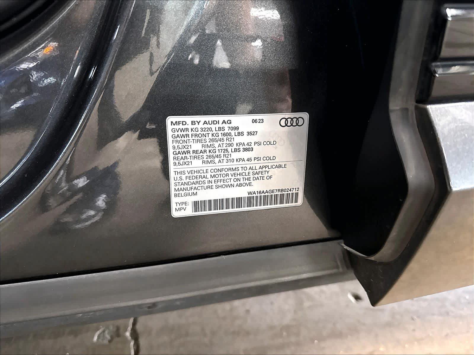 Used 2024 Audi Q8 e-tron Premium Plus AWD/4WD image 35