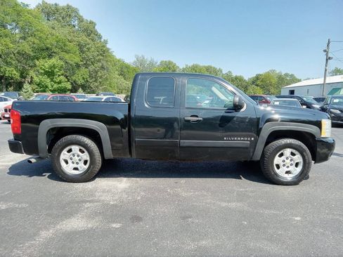 Used 2007 Chevrolet Silverado 1500 LT w/ 1LT Convenience Package image 4