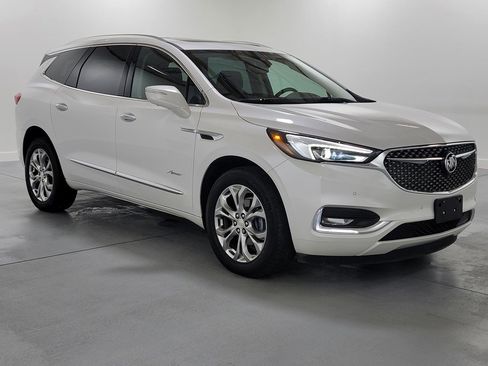 Used 2020 Buick Enclave Avenir w/ Avenir Technology Package image 2