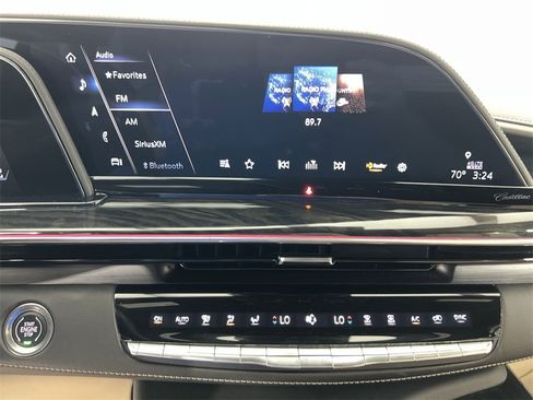 Used 2024 Cadillac Escalade Premium Luxury w/ Performance Package image 13
