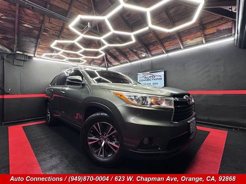 Used 2016 Toyota Highlander XLE FWD image 1