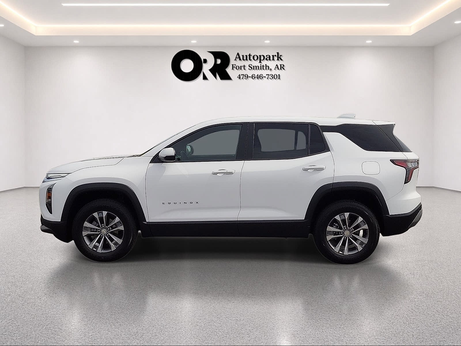 Used 2026 Chevrolet Equinox LT w/ Convenience Package II FWD image 3