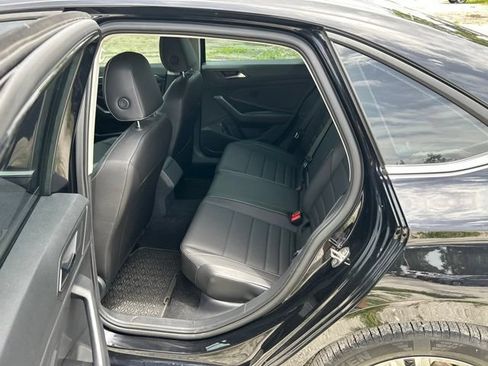 Used 2022 Volkswagen Jetta SE FWD image 6