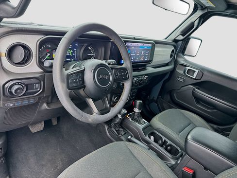 Used 2024 Jeep Wrangler Unlimited w/ Convenience Group AWD/4WD image 7
