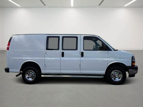 Used 2024 Chevrolet Express 2500 w/ Driver Convenience Package image 5