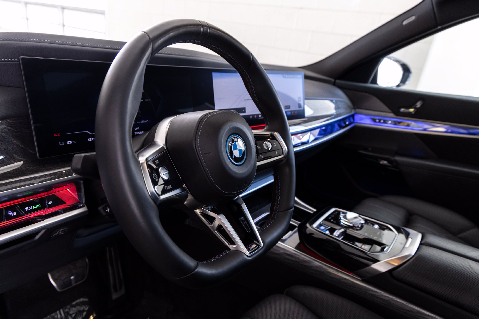 Used 2024 BMW i7 M70 w/ Premium Package AWD/4WD image 18