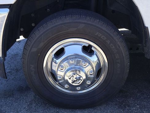 Used 2024 RAM 3500 Big Horn AWD/4WD image 5
