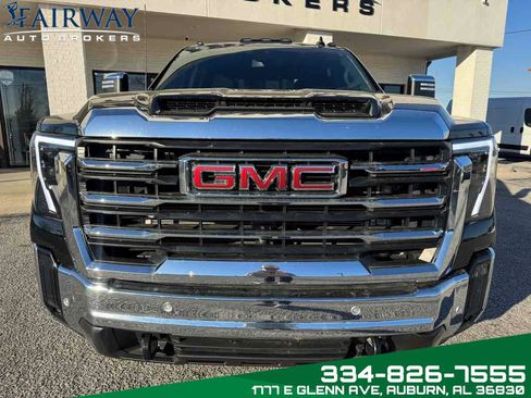 Used 2024 GMC Sierra 2500 SLT w/ SLT Premium Package image 3