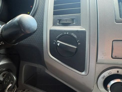 Used 2011 Toyota Tacoma 4x4 Double Cab w/ SR5 Pkg #2 image 16