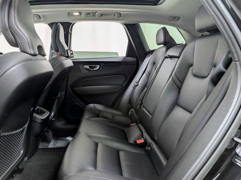 Used 2023 Volvo XC60 B5 Core w/ Climate Package AWD/4WD image 18