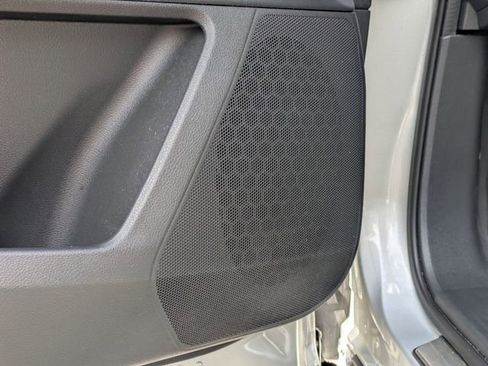 Used 2022 Nissan Pathfinder SV FWD image 11