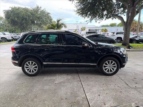 Used 2015 Volkswagen Touareg Sport AWD/4WD image 6