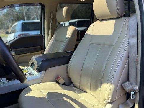 Used 2019 Ford F150 Lariat image 9