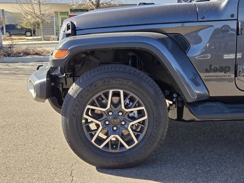 New 2026 Jeep Wrangler Unlimited Sahara AWD/4WD image 7