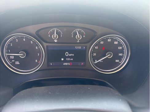 Used 2020 Buick Enclave Essence w/ LPO, Cargo Package FWD image 18