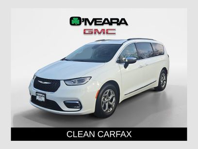 Used 2023 Chrysler Pacifica Limited