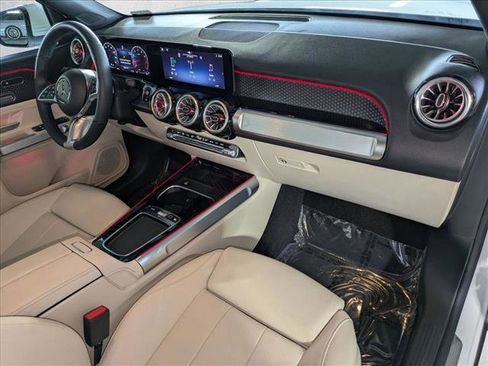 Certified 2025 Mercedes-Benz GLB 250 4MATIC image 19