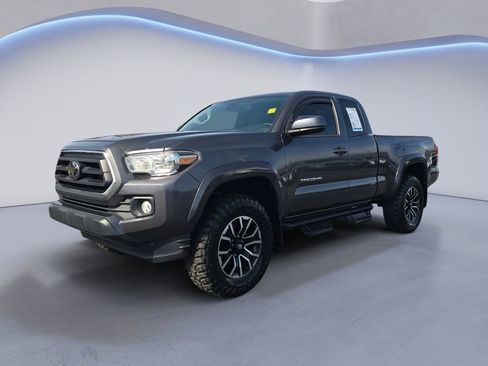 Used 2021 Toyota Tacoma SR5 w/ SR5 Appearance Package (SM) image 1